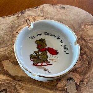 Vintage 1976 Suzie's Zoo Frog Ashtray - Tis the Season to be Jolly